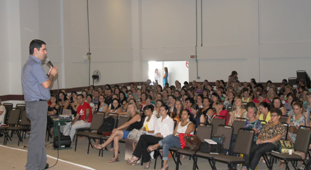Palestra de abertura do ano letivo propõe reflexões sobre o ensino/aprendizado