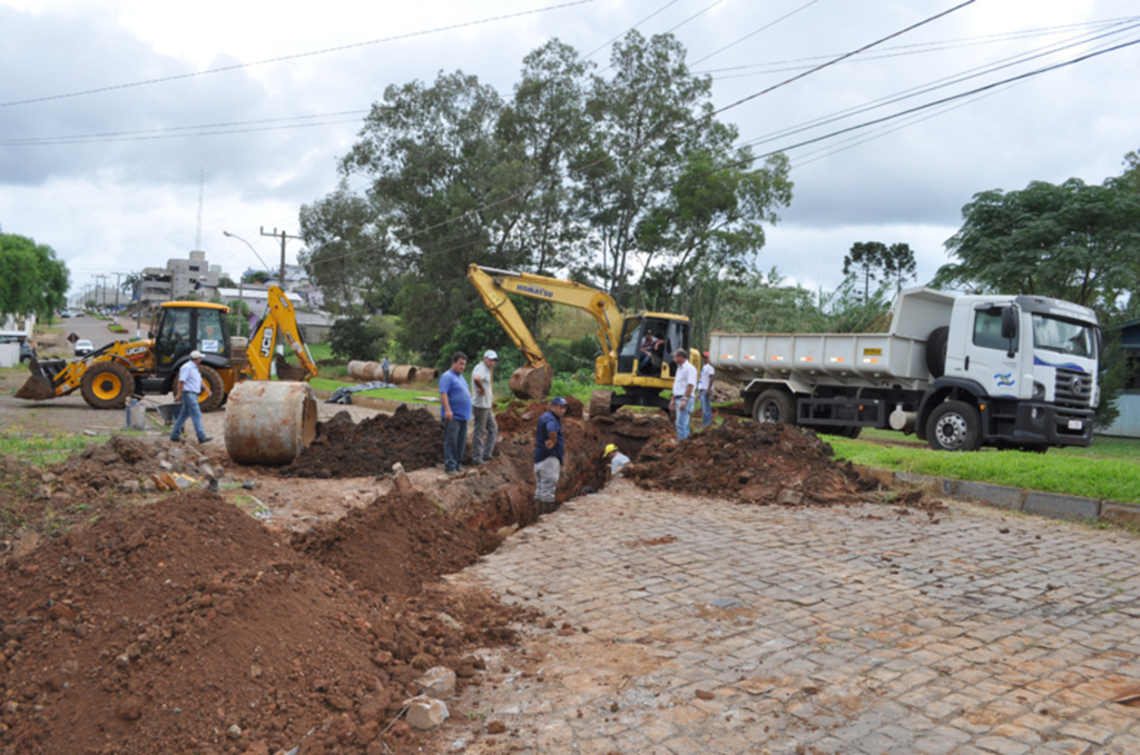 Administração Municipal trabalha na solução de mais um ponto de alagamento em Campos Novos
