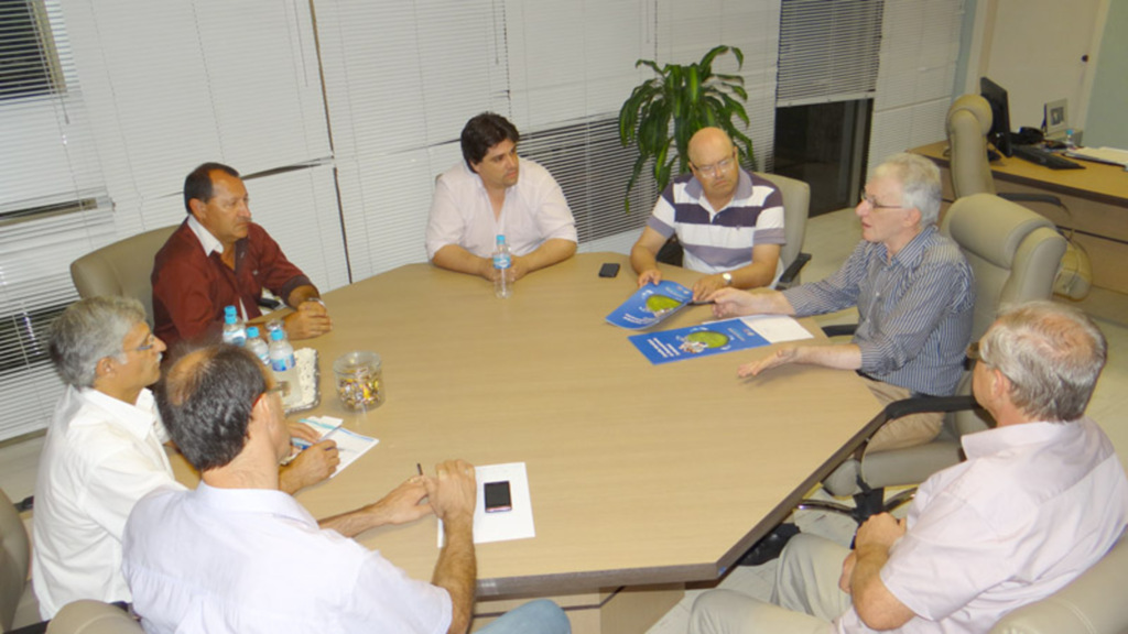 Prefeito recebe visita de empresários interessados em investir no turismo