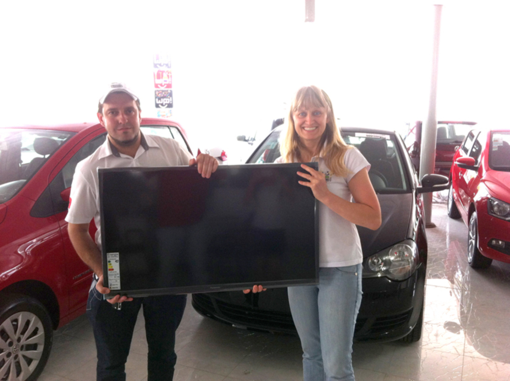 Cliente faz Best Drive na Saveiro cabine dupla e no sorteio ganha televisor da Auto Elite de Capinza