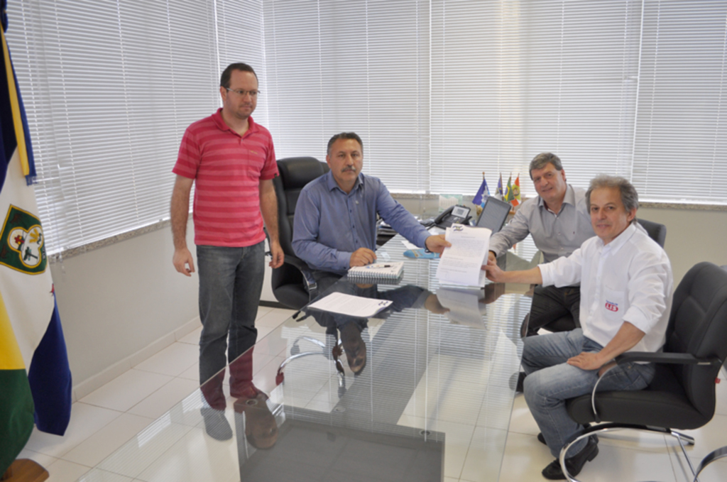 Prefeitura repassa R$ 160 mil para o Natal Celeiro da Paz