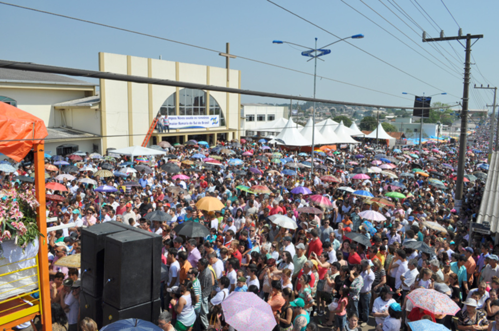 Mais de 70 mil pessoas participam da 37ª Romaria ao Santuário de N. Sra Aparecida em Campos Novos
