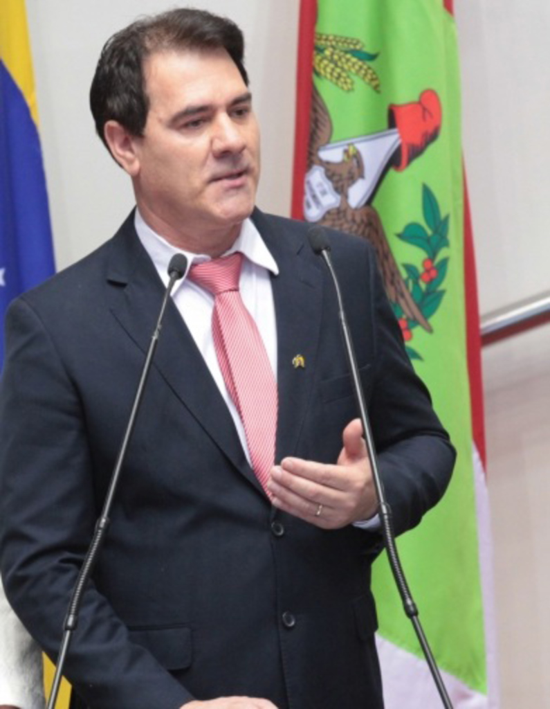 PREFEITO ANDEVIR ISGANZELA FAZ PRONUNCIAMENTO E DESABAFO SOBRE CALUNIAS QUE VEM SOFRENDO.