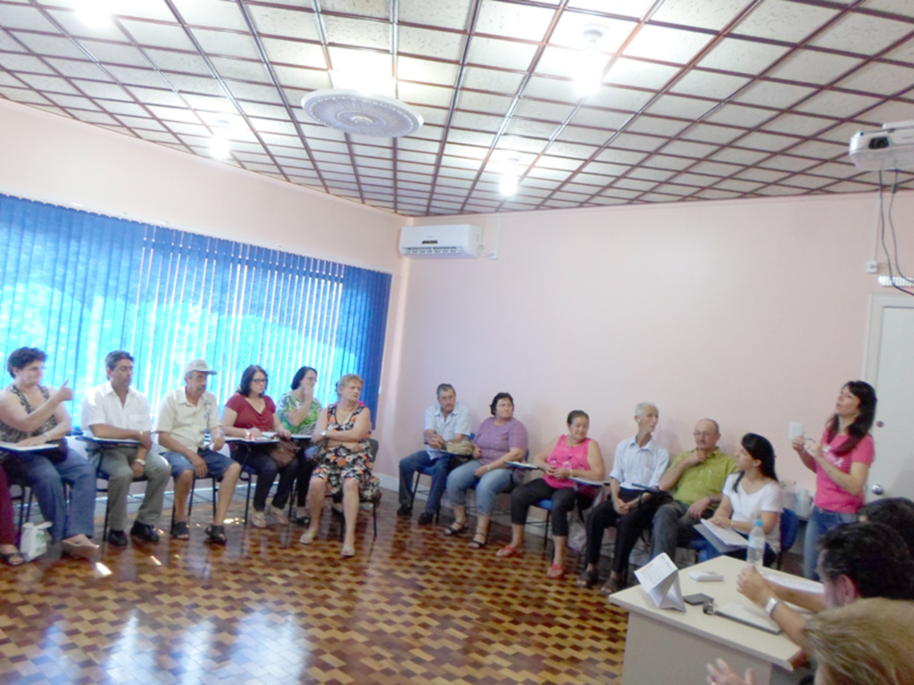 Dia 10/10/2014 ? Esclarecimentos às diretorias dos Grupos de Idosos.