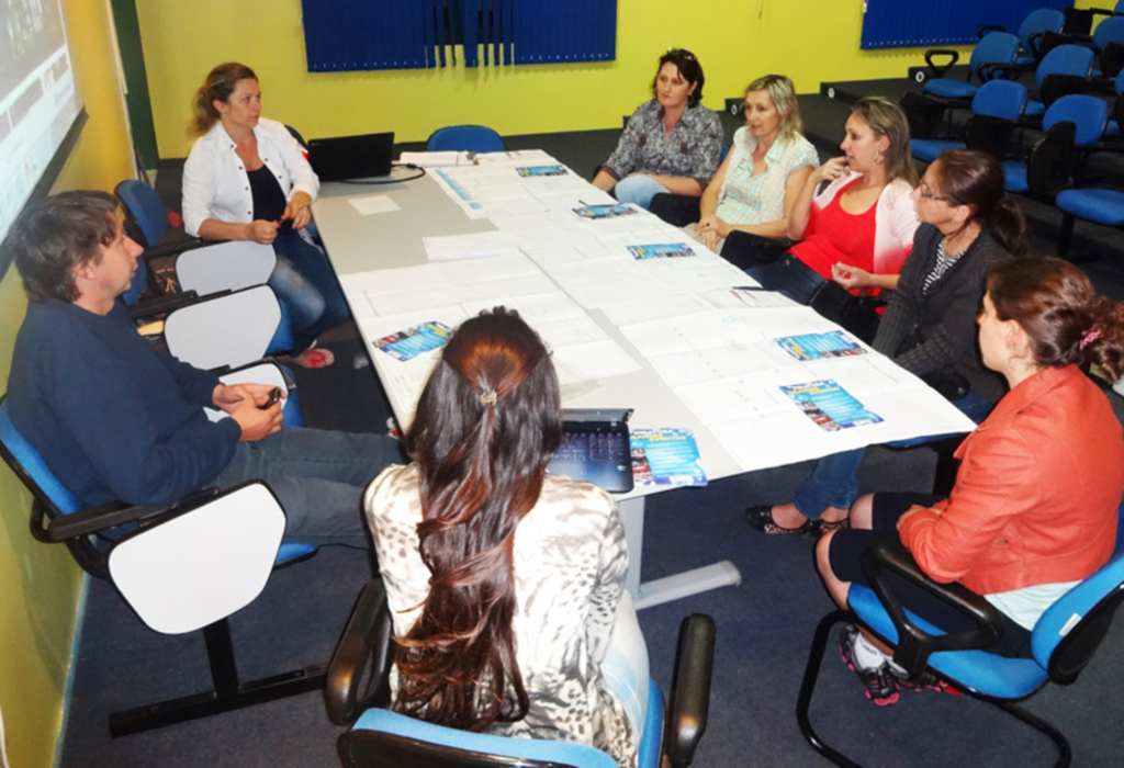 Abertas as inscrições para o curso de decoração Natalina de vitrines e de residências de Piratuba