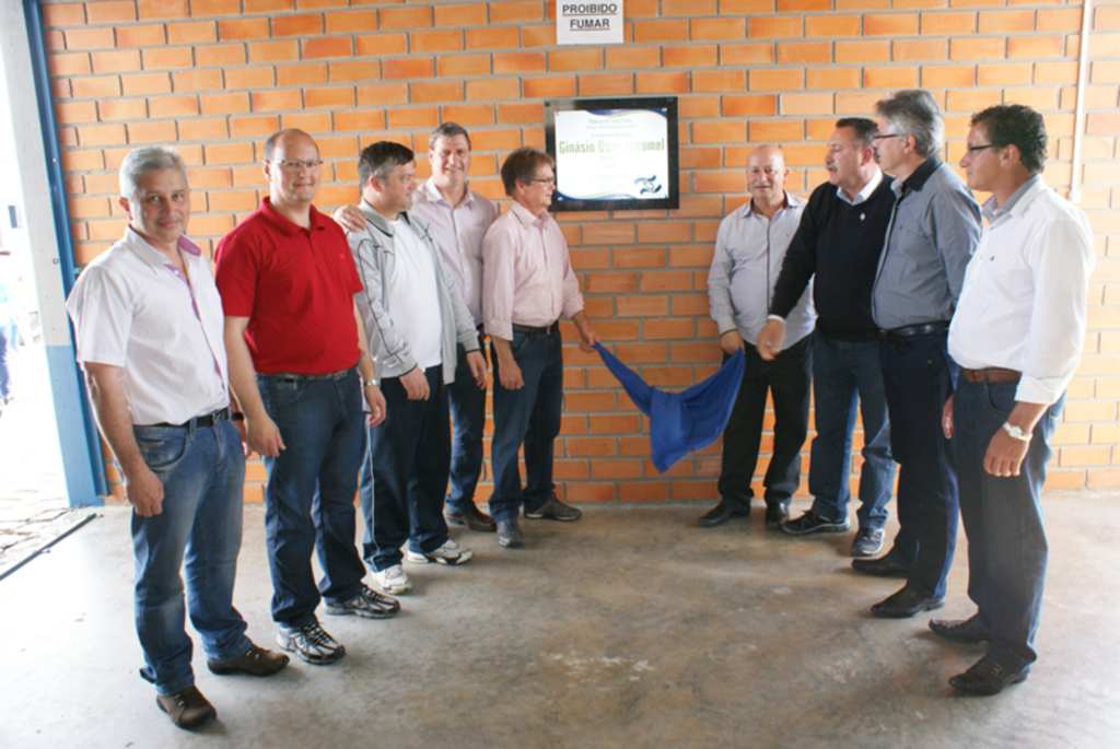 Ginásio de Esportes Osny Jacomel é entregue à comunidade do Bairro Aparecida