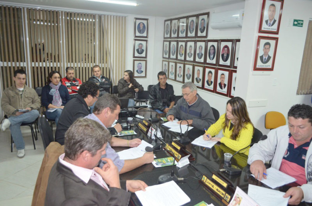 Legislativo ourense realizou a primeira sessão plenária de agosto