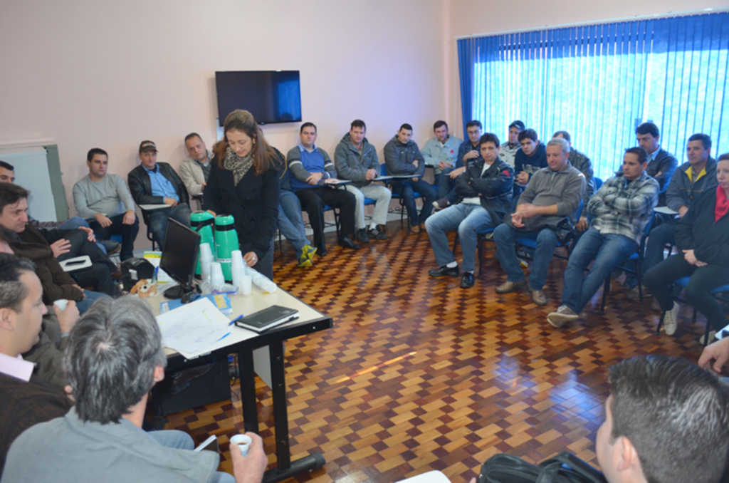 ADMINISTRAÇÃO MUNICIPAL TRABALHA PARA PERMANÊNCIA DAS VISTORIAS DE AUTOMÓVEIS EM CAPINZAL.