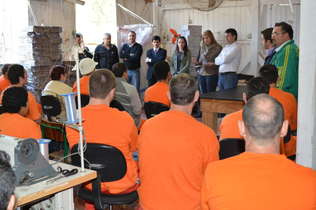 Curso de costura industrial vai beneficiar 25 apenados