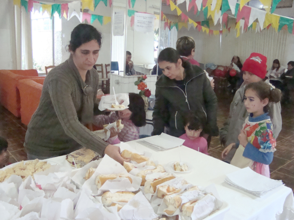 CRAS e CREAS realizam Festa Junina