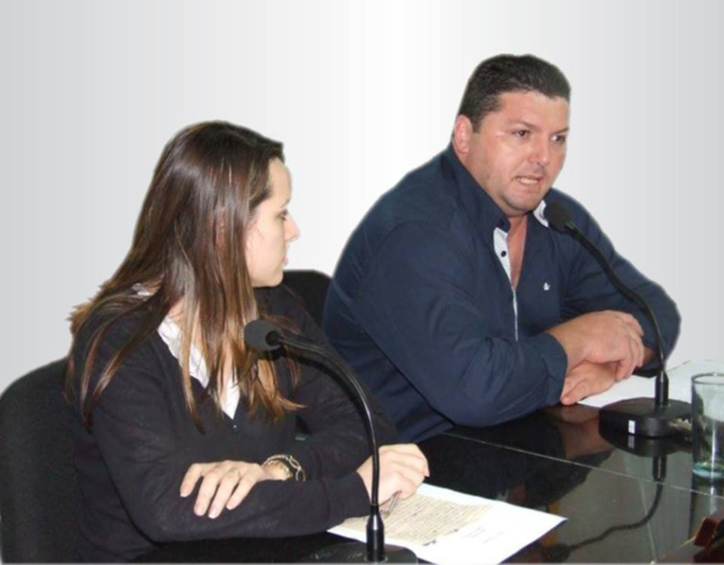 Vereadores solicitam a pavimentação de rua no Bairro Navegantes