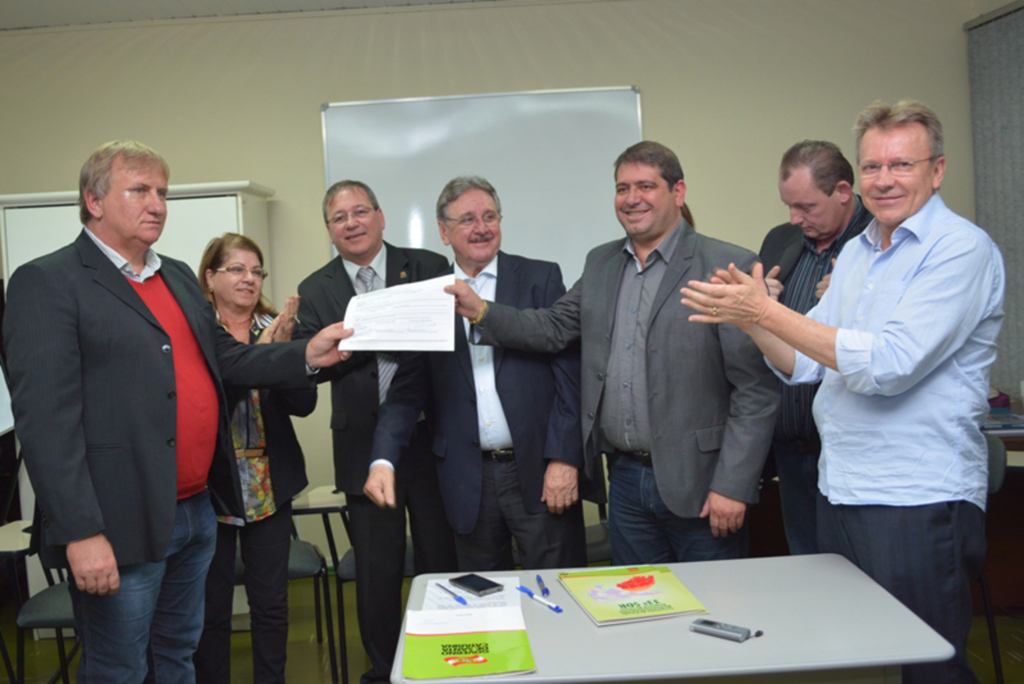 Governo do Estado entrega ordem de serviço para construção de uma unidade escolar em Irani