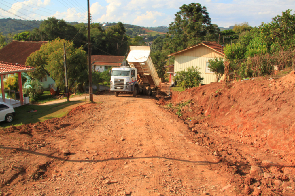Prefeitura inicia mais uma pavimentação em Piratuba