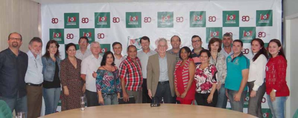 Médicos cubanos chegam e são recepcionados pelo prefeito