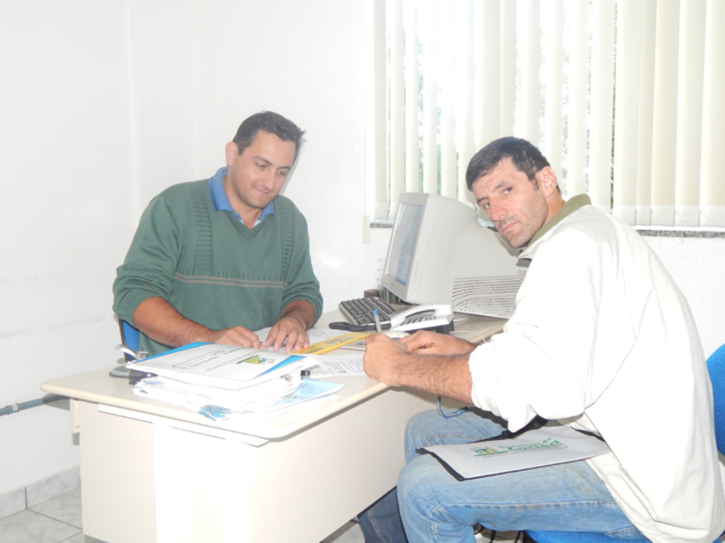 AGRICULTORES DE ZORTEA RECEBERÃO R$ 200,00 PARA A COMPRA DE SEMENTES