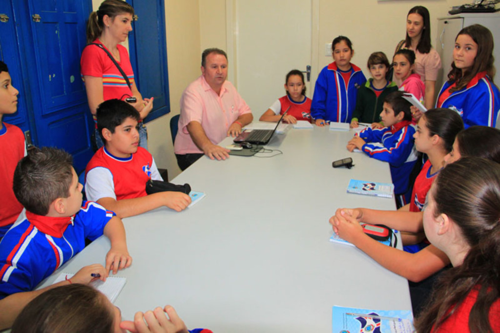 Dorini recebe visita de alunos da rede municipal de ensino de Piratuba