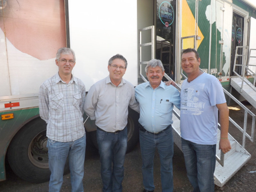 Carreta de Prevenção ao Câncer de Barretos chega a Ouro