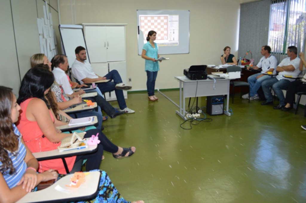 NTE realiza encontro com professores das salas de TI