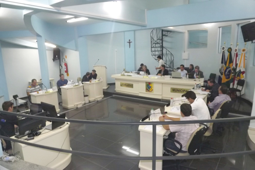 RESUMO DA SESSÃO PLENÁRIA 1º DE ABRIL DE 2014