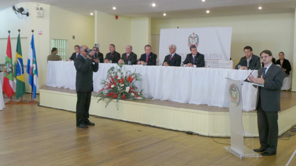 Saretta participa de Sessão Solene que homenageou Campos Novos