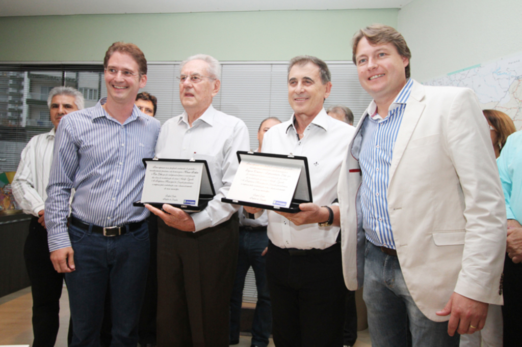 Entregue ordem de serviço para revitalização do acesso Adolfo Ziguelli