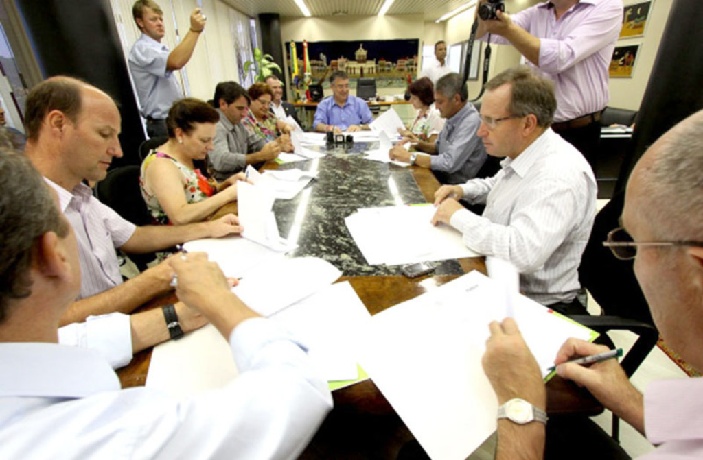 Governador libera recursos do Fundam para Jaborá e Vargem Bonita