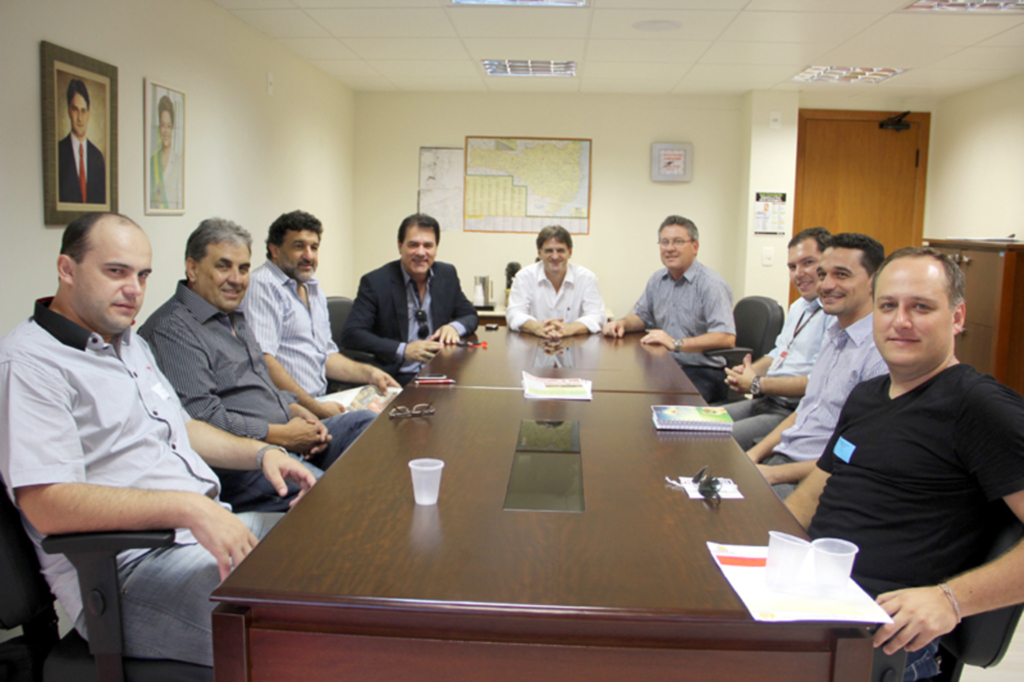 Lideranças são recebidas em Florianópolis, no gabinete do deputado Saretta