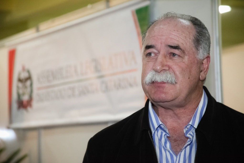 Titon assume presidência da Assembleia Legislativa