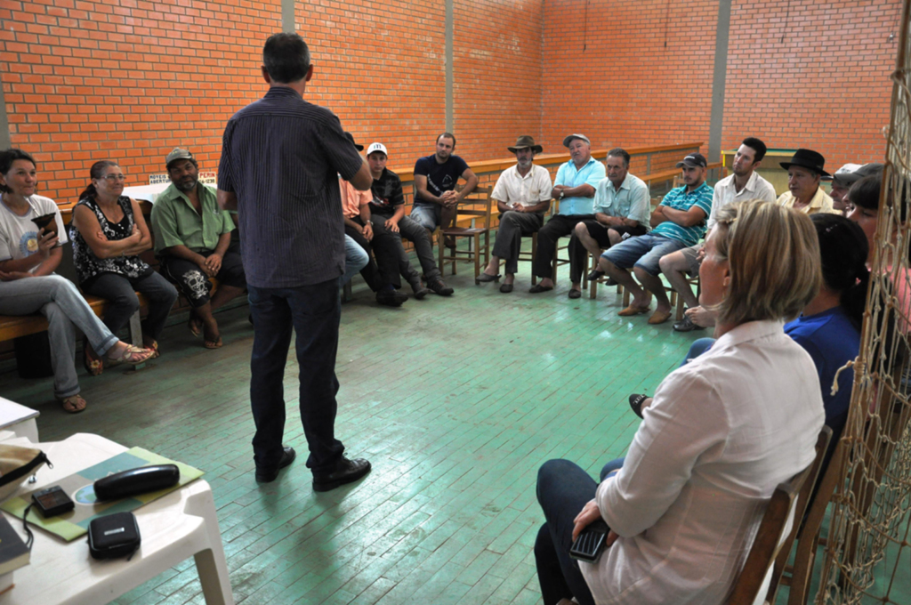 Roda de Conversa esclarece dúvidas dos agricultores de Barracão (RS)