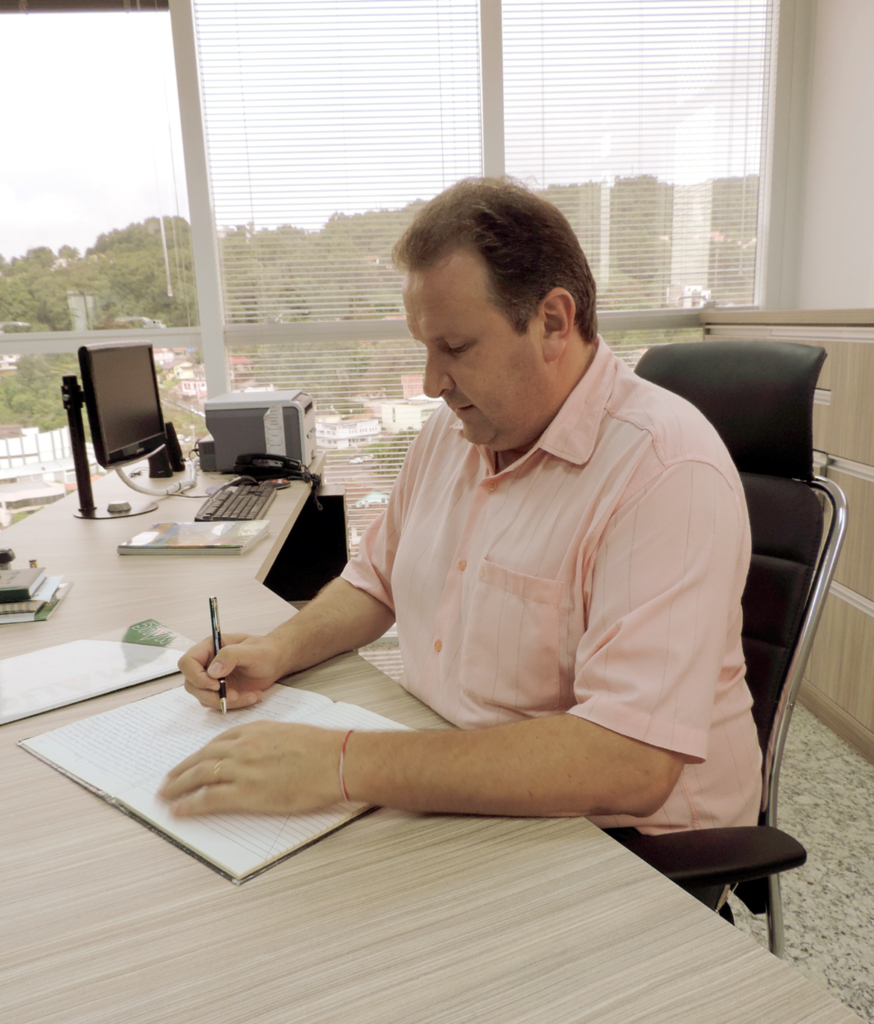 Prefeito de Piratuba assume presidência da Amauc