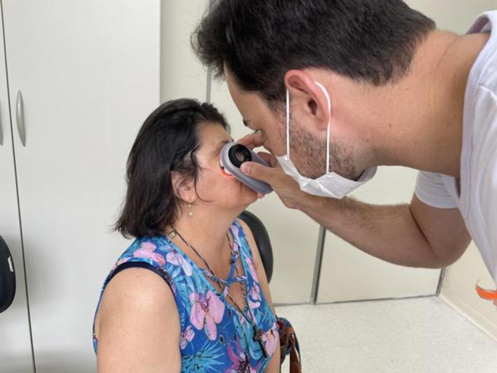 (Foto: Marcelo Matusiak) - Nilva Saalfeld, de 63 anos moradora de Porto Alegre, ilustra um caso que tem sido muito recorrente de acompanhamentos que deixaram de ser feitos no período da pandemia.