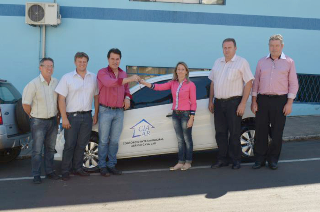 Veículo novo é entregue ao CIALAR