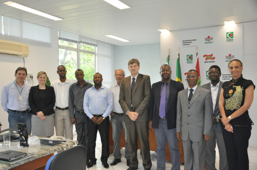 Comitiva de Moçambique quer firmar parceria com a Epagri na área de aquicultura e pesca