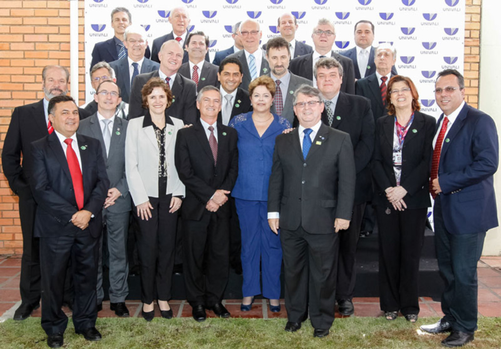 ?O Brasil é que deve agradecer o trabalho desempenhado por estas organizações?