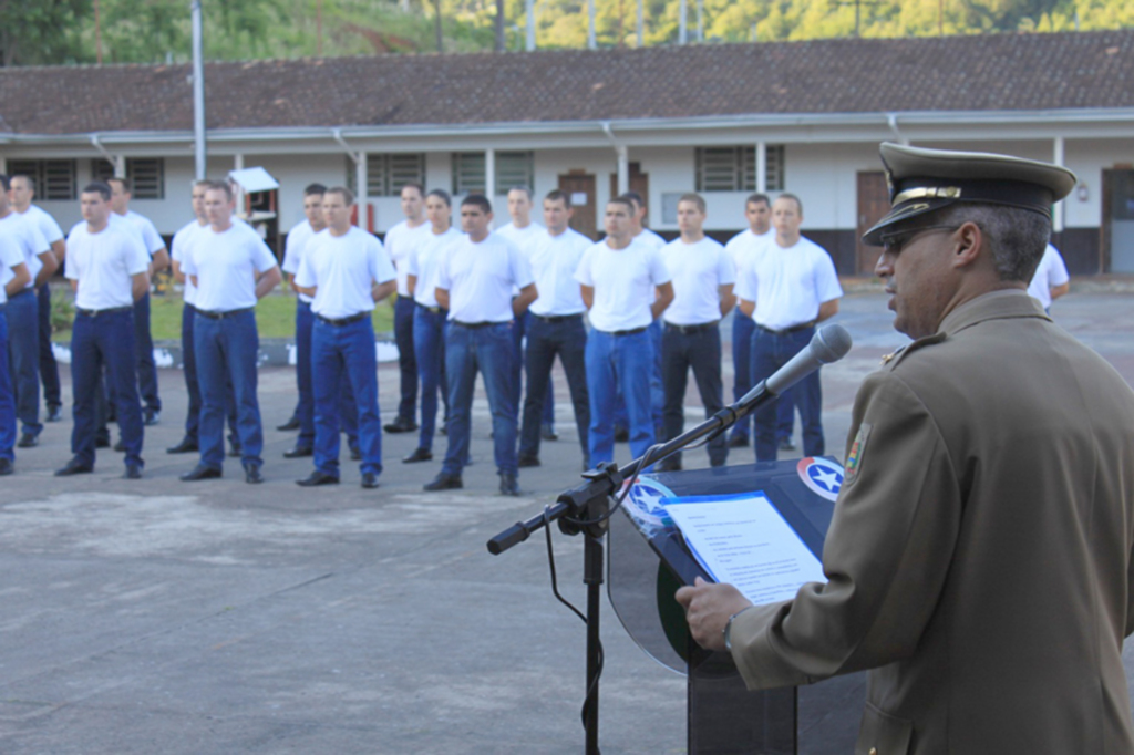Secretário Pastore participa de homenagens no 20º BPM de Concórdia