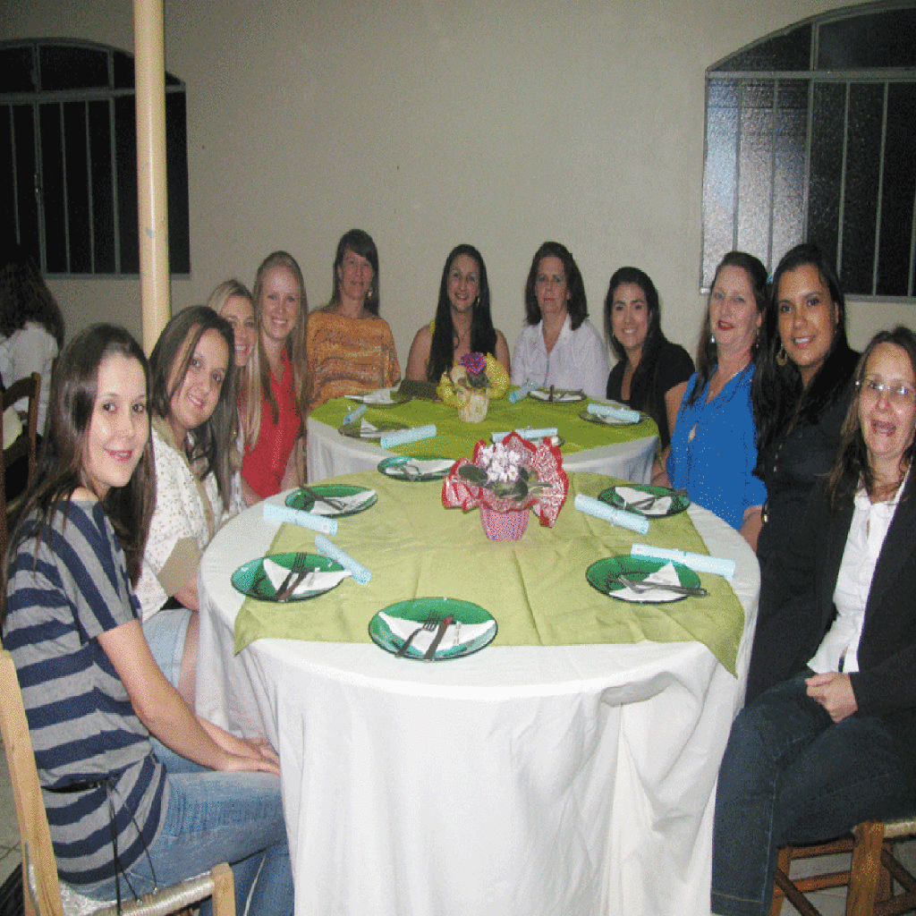 Professores do município de Ouro comemoram seu dia com jantar na APROC