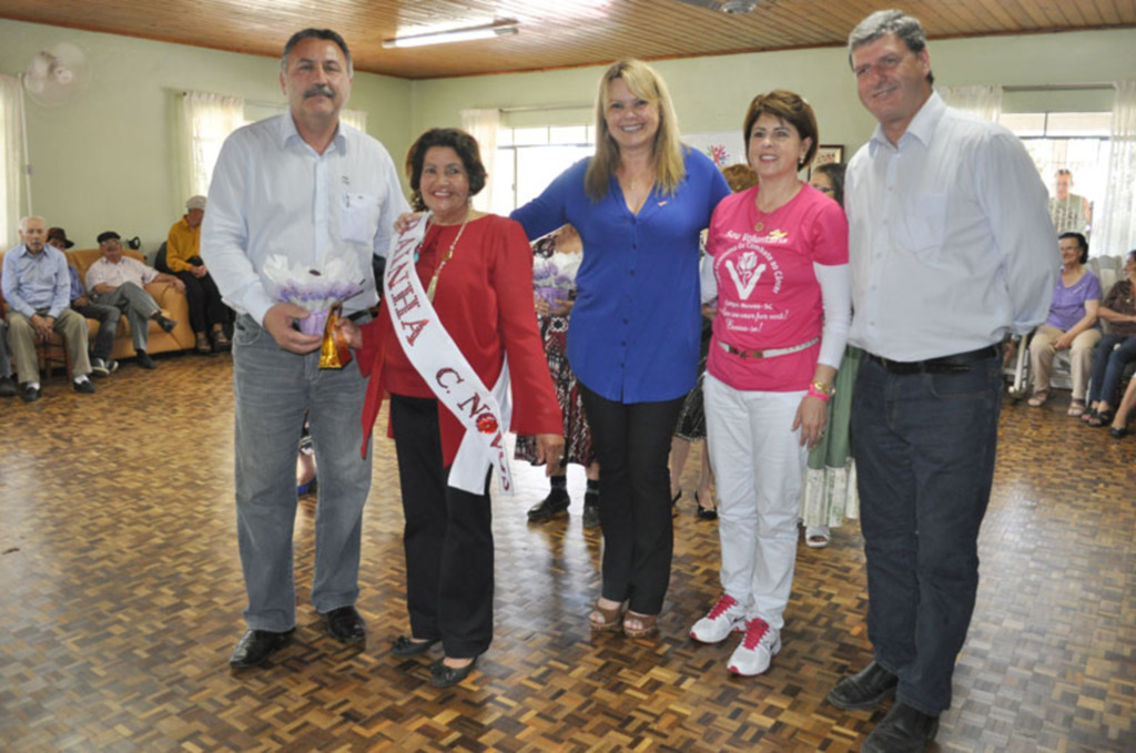 Eleita rainha da 3ª Idade de Campos Novos 2013