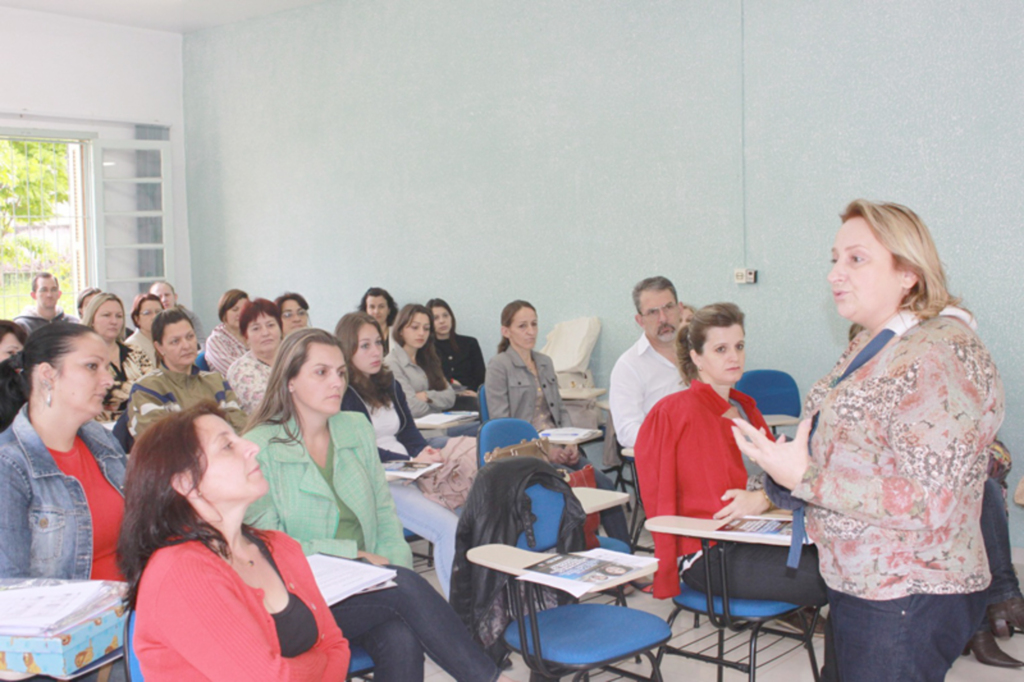 Regional de Concórdia promove Seminário do Pnaic 2013