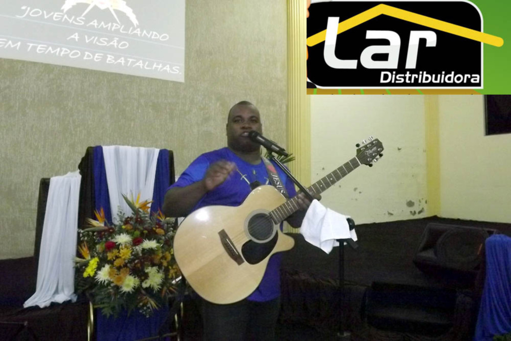 Alusão à Semana da Paz com show gospel
