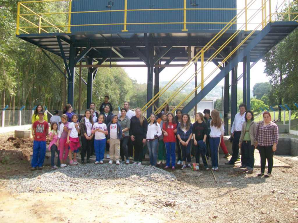 Plantio de árvores é realizado na Área de Lazer em Capinzal