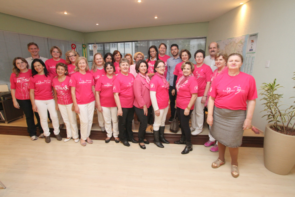 Evento marca o início oficial do Outubro Rosa 2013 em Joaçaba