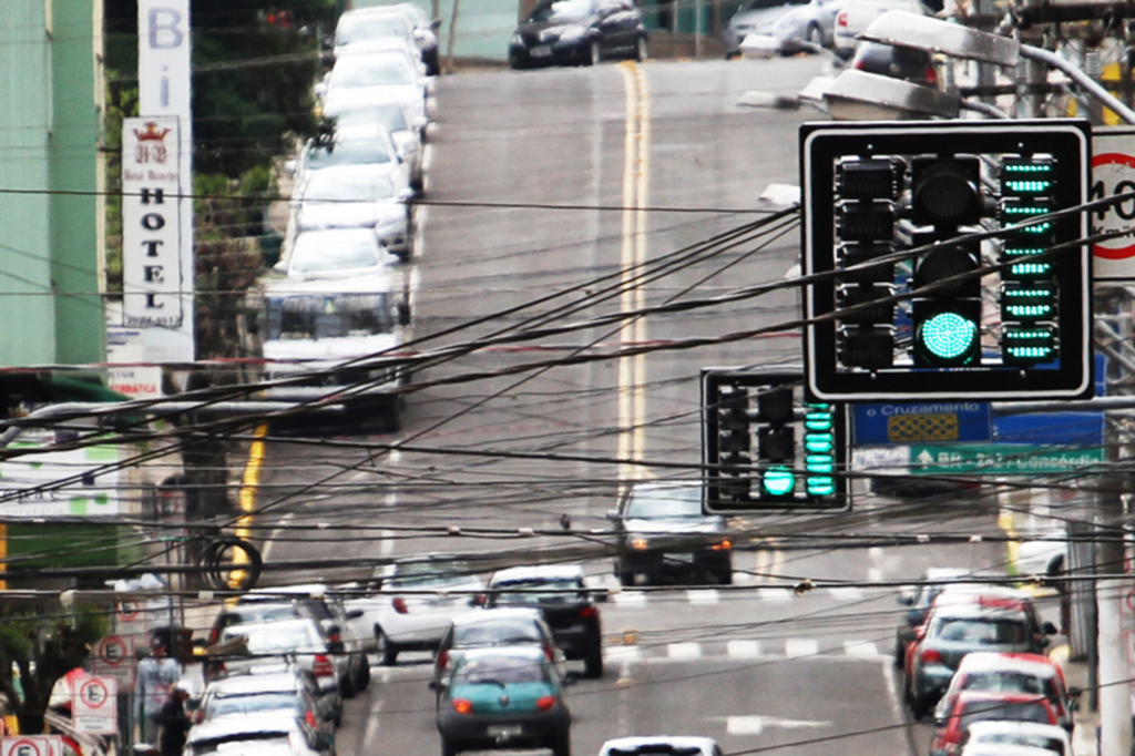 Novos semáforos: Prefeitura finaliza nesta semana a instalação dos equipamentos