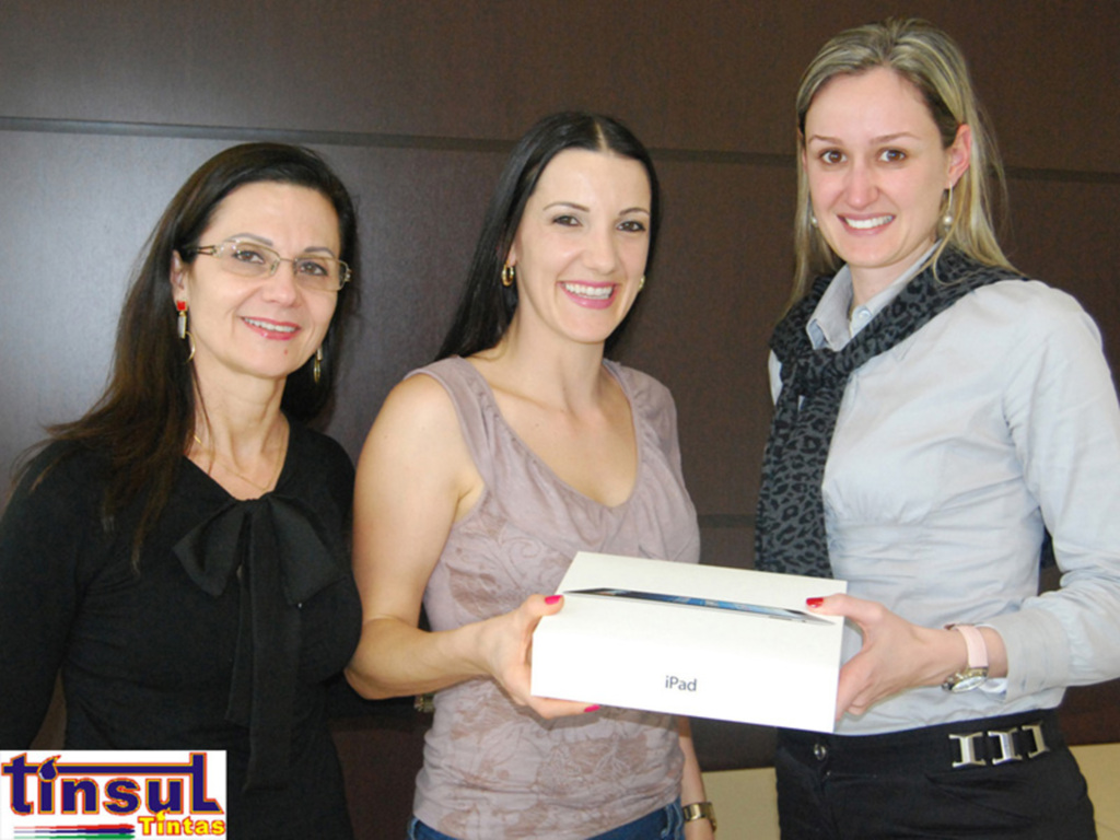 Janieli Andreoli Tedesco é a ganhadora do iPad sorteado pela Unoesc