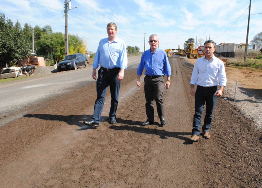 Presidente do Deinfra divulga novas técnicas de pavimentação e visita obras na Regional de Joaçaba