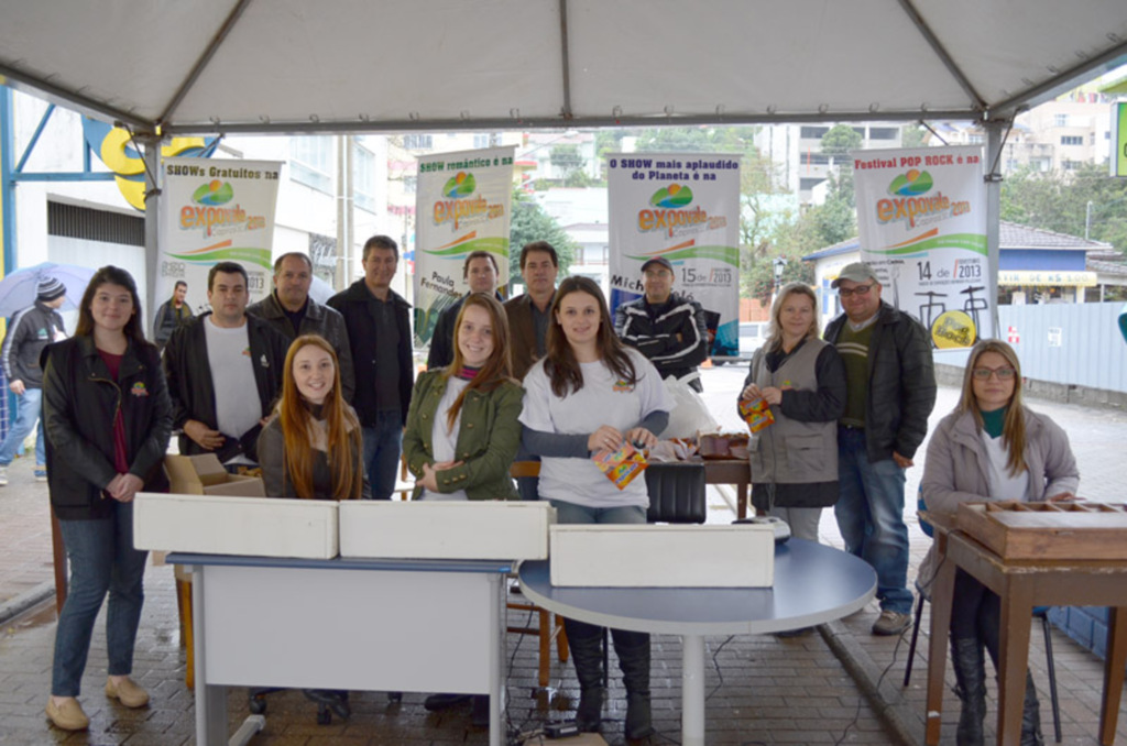 Iniciada a venda de ingressos para os shows da Expovale 2013