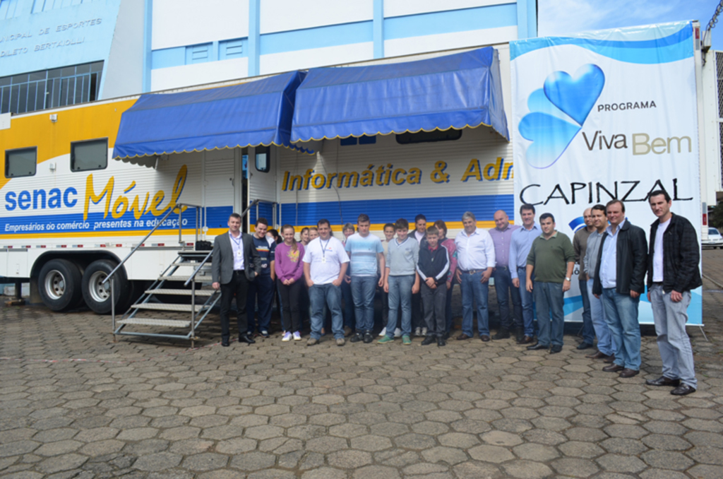 Prefeito de Capinzal prestigia aula inaugural do curso de operador de computador