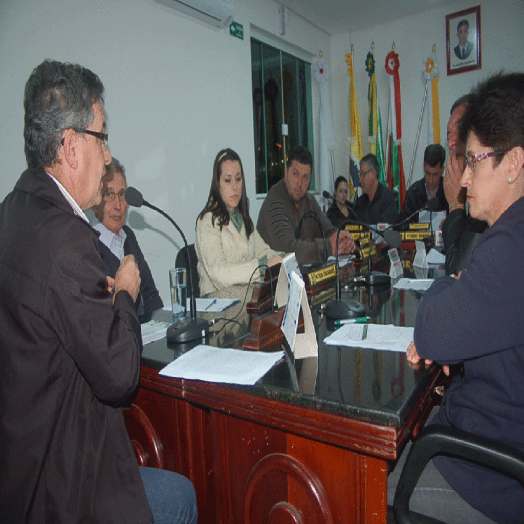 Prefeito do Município de Ouro participa de reunião da Câmara de Vereadores