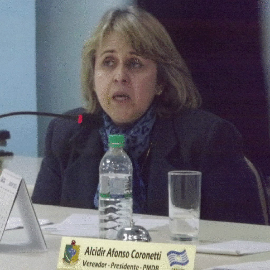 Vereadora Cimara levando ao conhecimento dos capinzalenses sua atuação