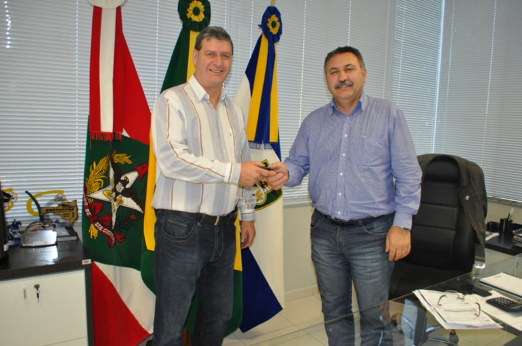 Jairo assume a Prefeitura de Campos Novos