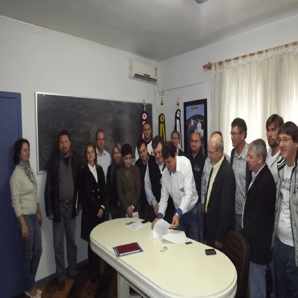 Assinada e entregue a ordem de serviço para instalação de duas academias ao ar livre em Capinzal